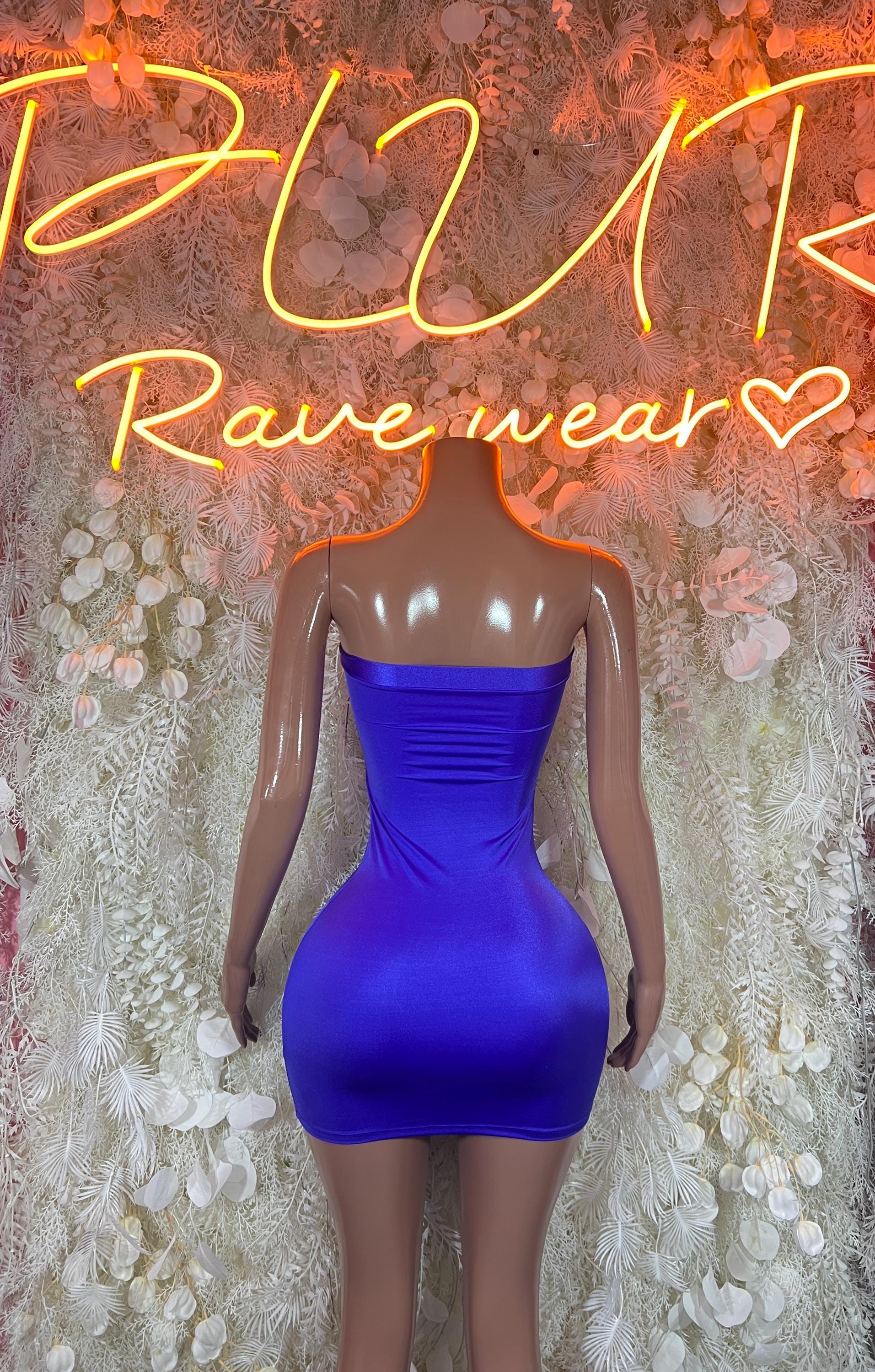 Blue bodycon mini dress with sweetheart neckline and ruched fitted bodice