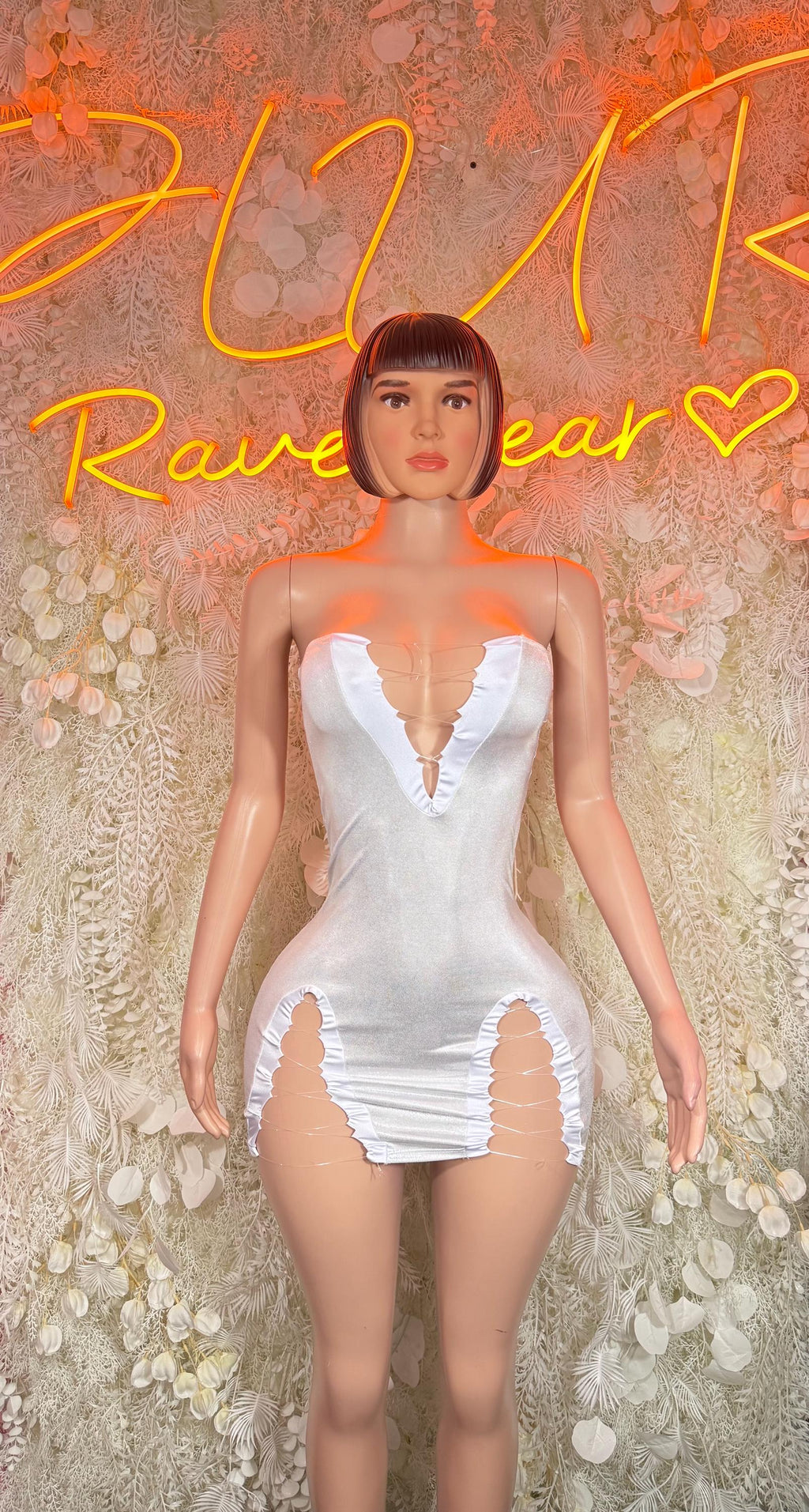 Silver hologram mini festival dress, strapless sweetheart neckline, scalloped hem