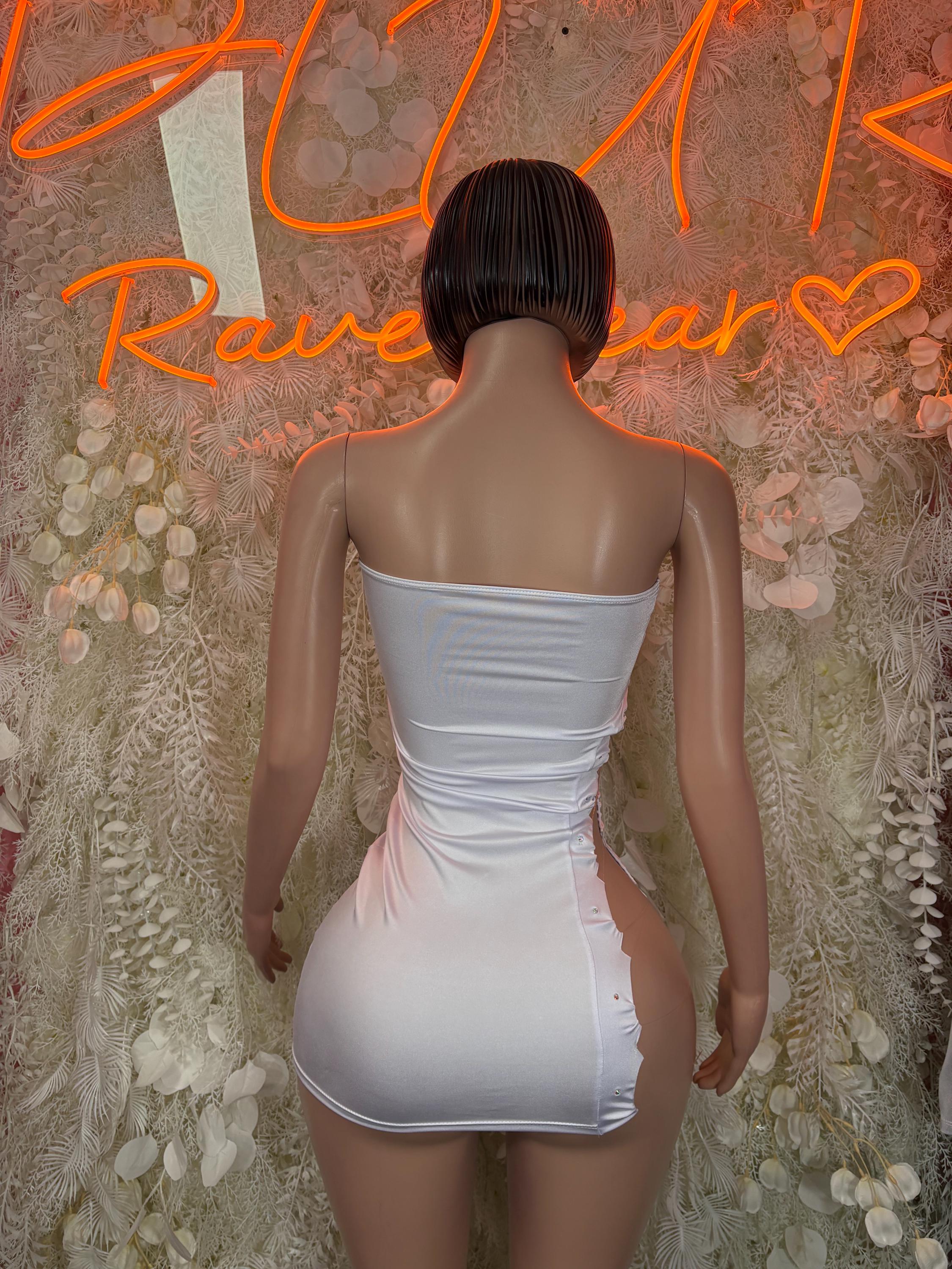 White strapless mini dress, ruched back and fitted bodycon cut