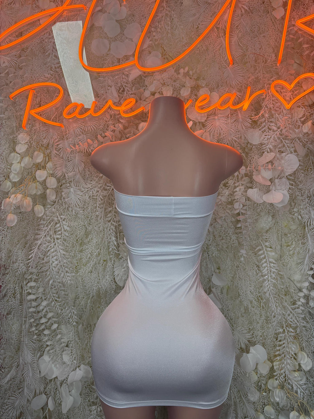 White strapless bodycon mini dress, ruched back and wide neck band
