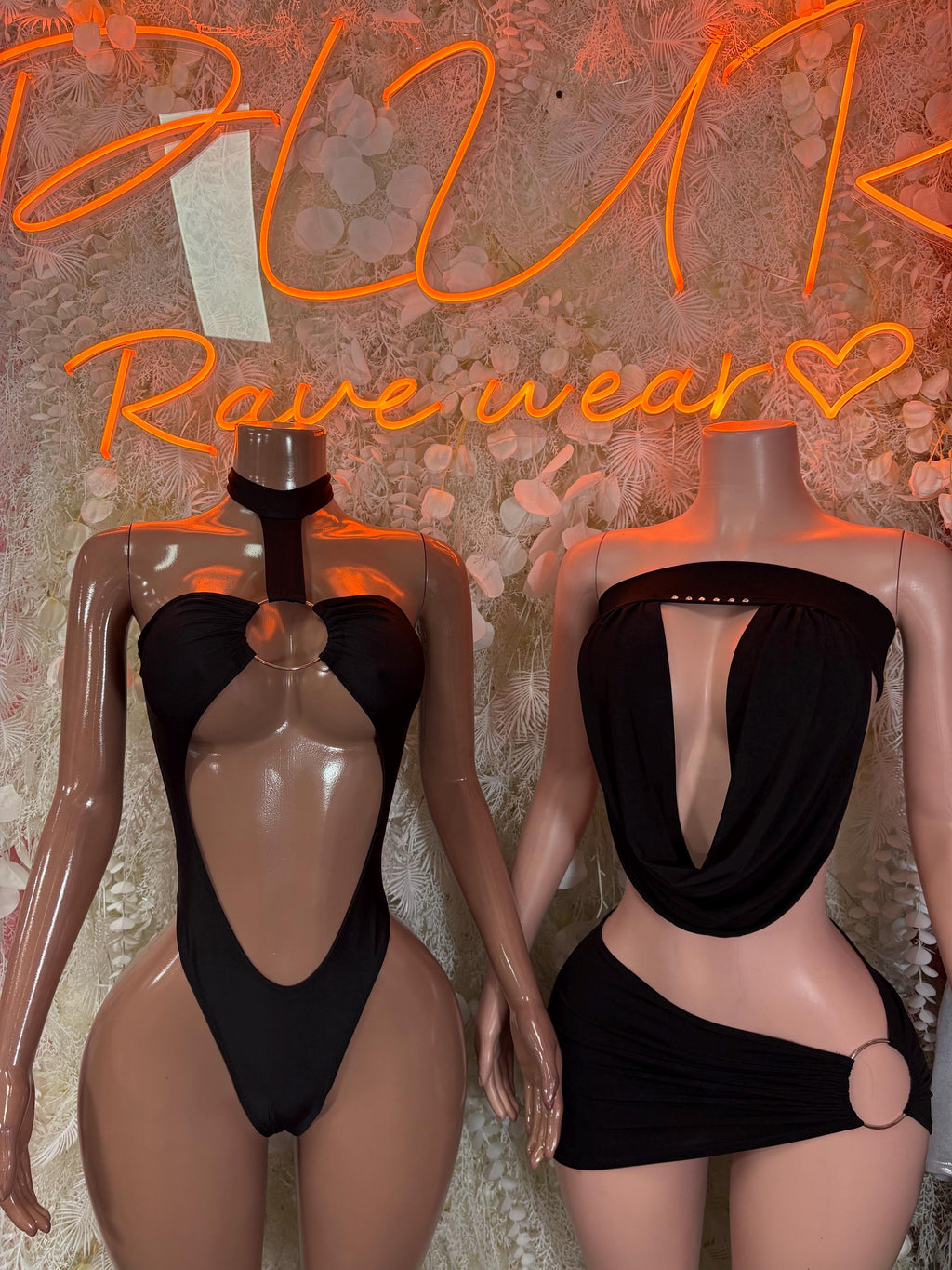 Black V-cutout strapless top and mini skirt, two-piece set