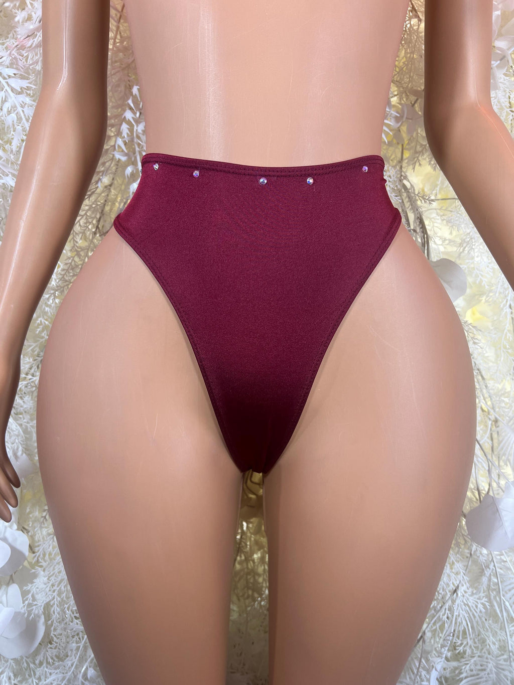 Burgundy women's underwear shorts, high-cut back with small back-seam detail