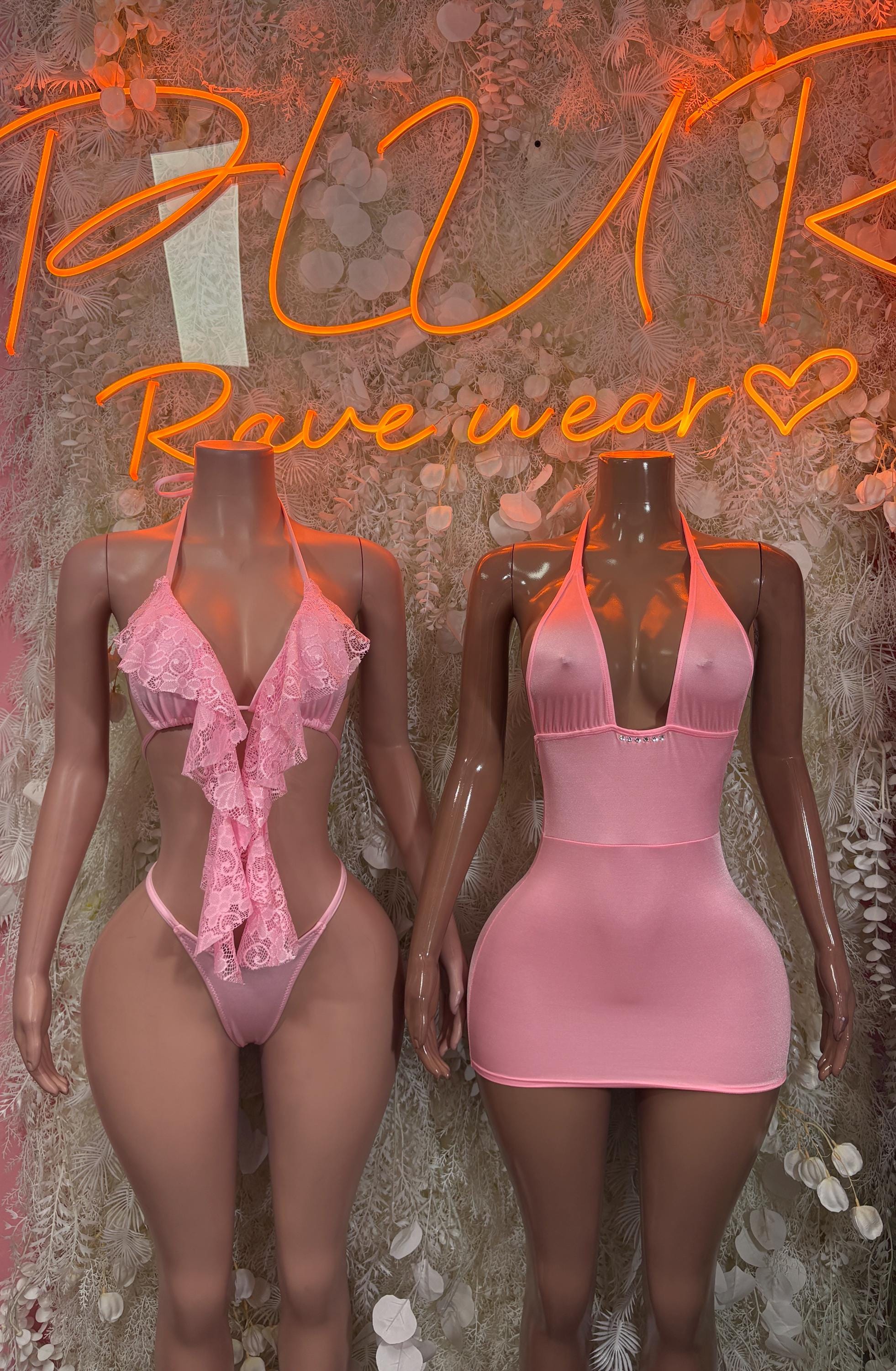 Pink lace bikini dancewear set: triangle top and ruffled high-leg bottom