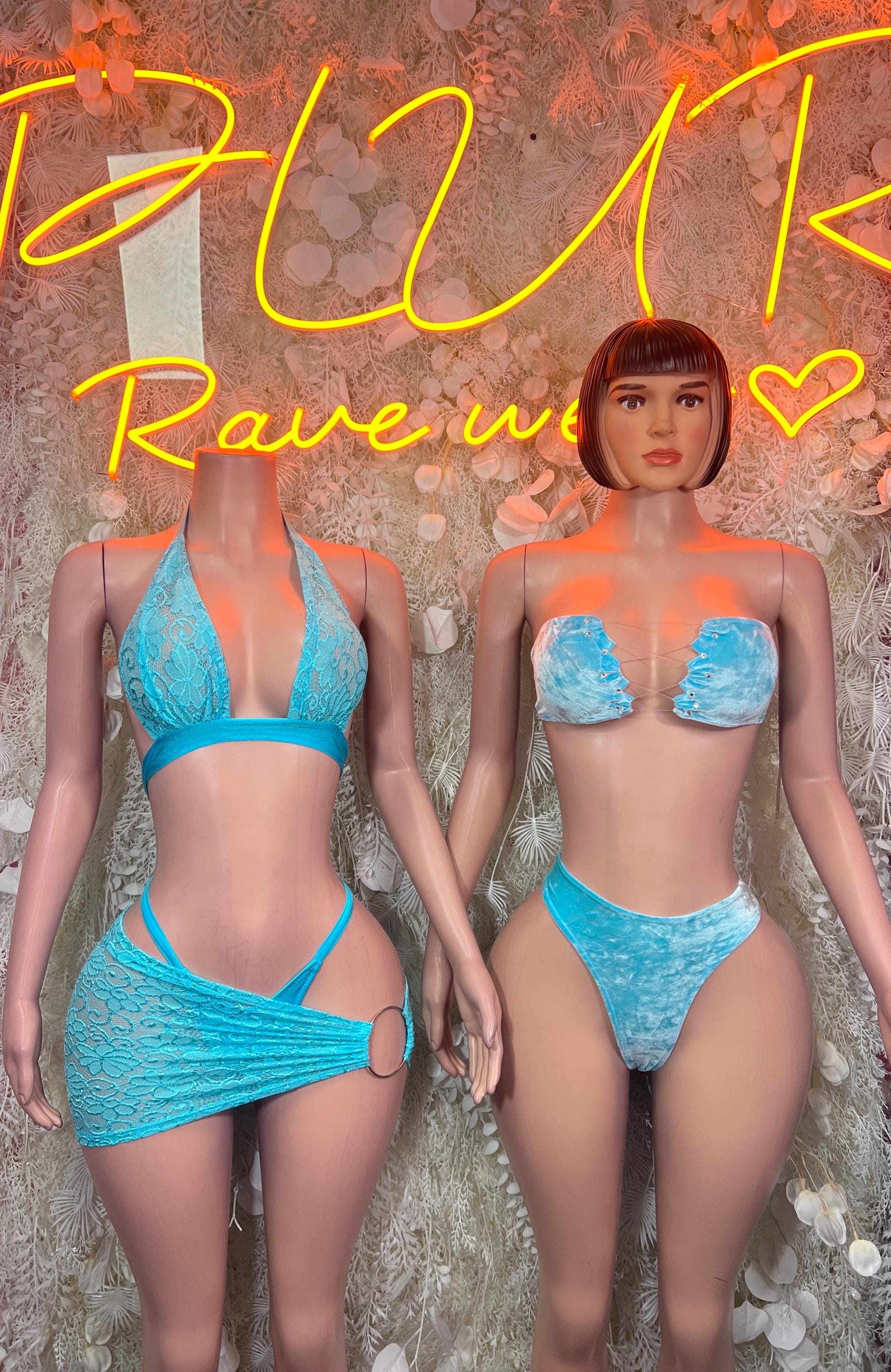 Two-piece bikini set in light blue, one model in front and one in side view